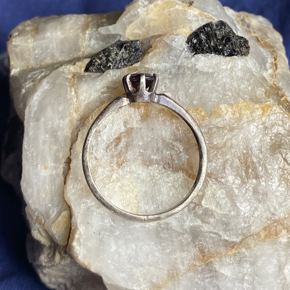 Vintage Sterling Red Gemstone Ring - Picture 6 of 11